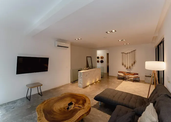 Apartment Stylish 3br Retreat In Serene Luxury Setting *