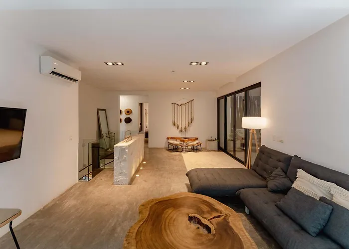Apartment Stylish 3br Retreat In Serene Luxury Setting *