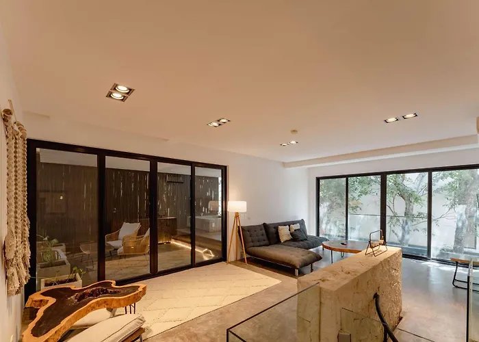 Stylish 3br Retreat In Serene Luxury Setting Apartment