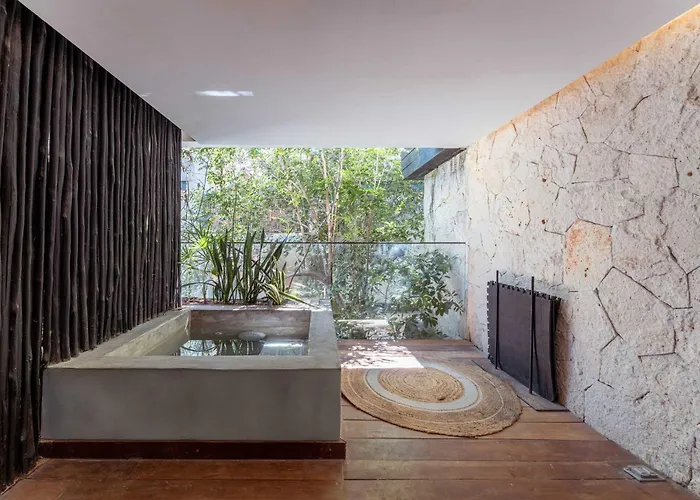 Stylish 3br Retreat In Serene Luxury Setting *