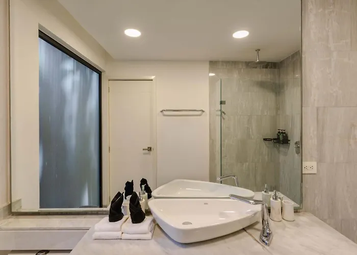 Stylish 3br Retreat In Serene Luxury Setting Apartment *