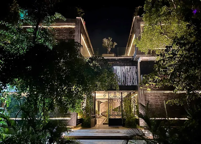 Stylish 3br Retreat In Serene Luxury Setting *